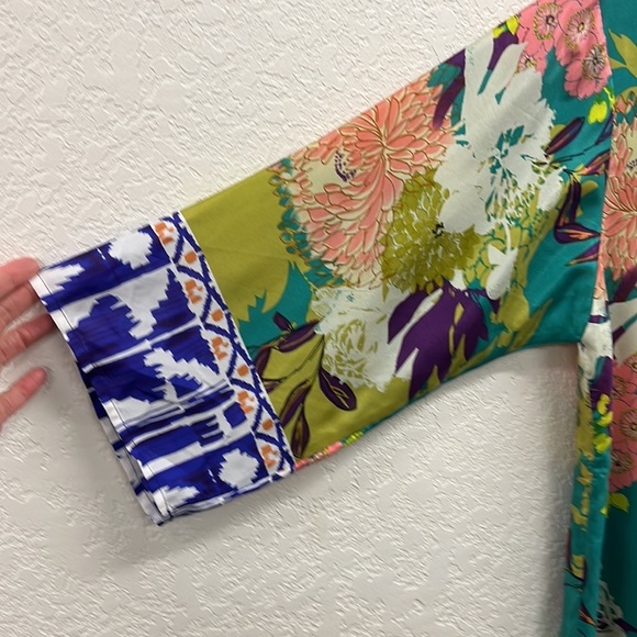 CAbi Poetry Silk Tunic S - Picture 2 of 7